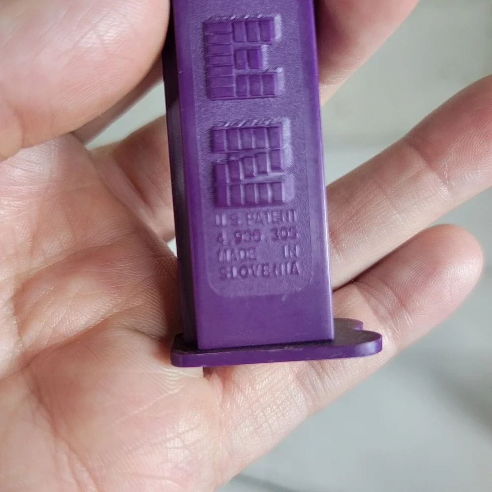 Pez Halloween Skull Dracula Candy Dispenser Purple Vintage 1970's Nostalgia